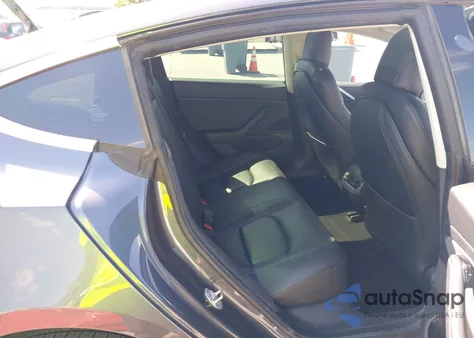 2019 Tesla Model 3 Long Range/Mid Range/Standard Range/Standard Range Plus z USA, uszkodzony, nr VIN 5YJ3E1EA8KF480315